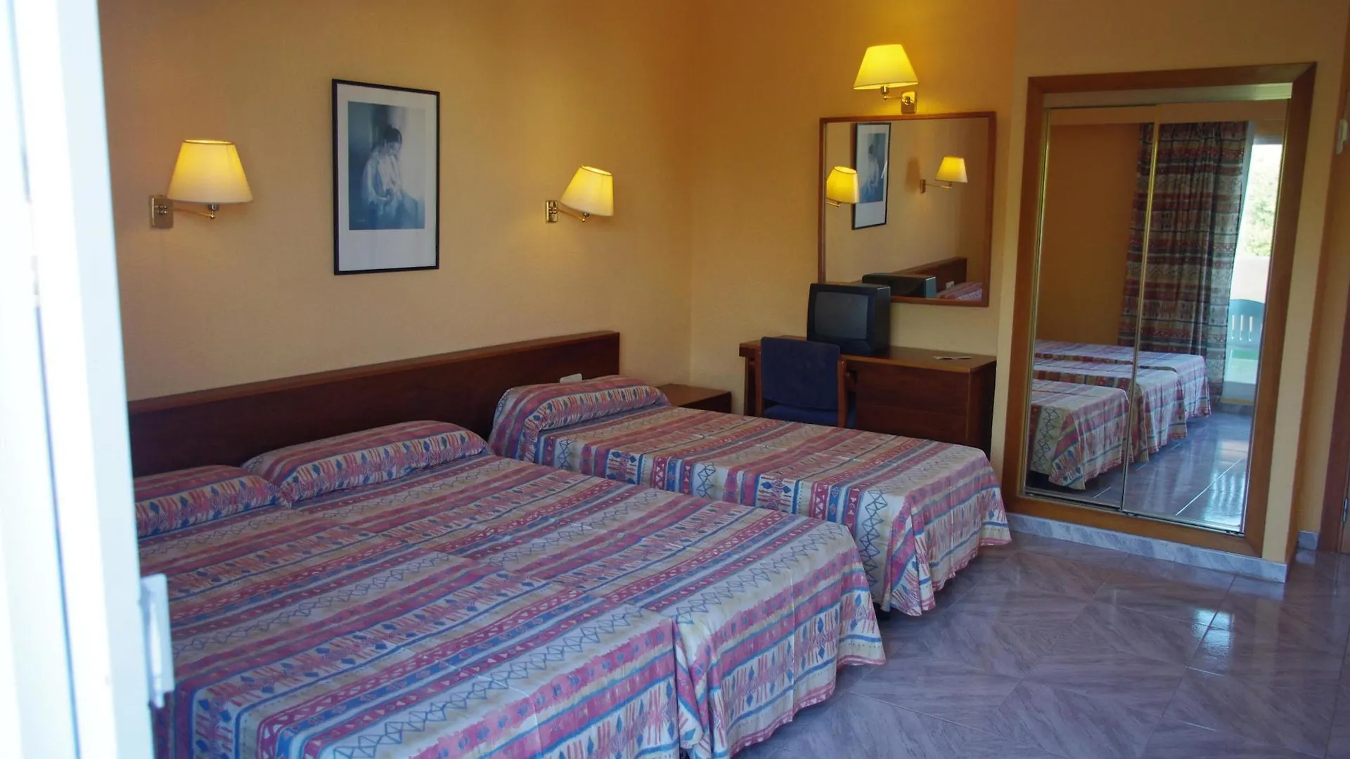 Tent Capi Playa Palma 3*,